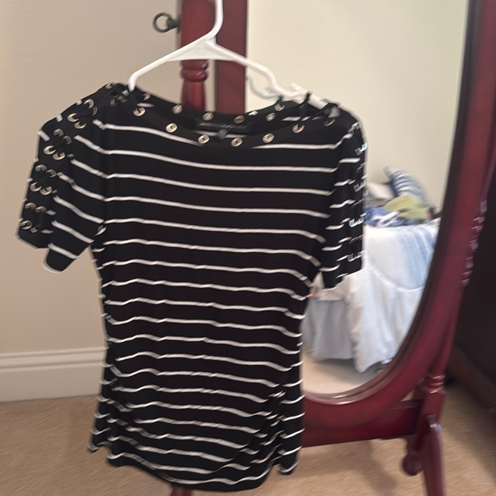 Black and White top